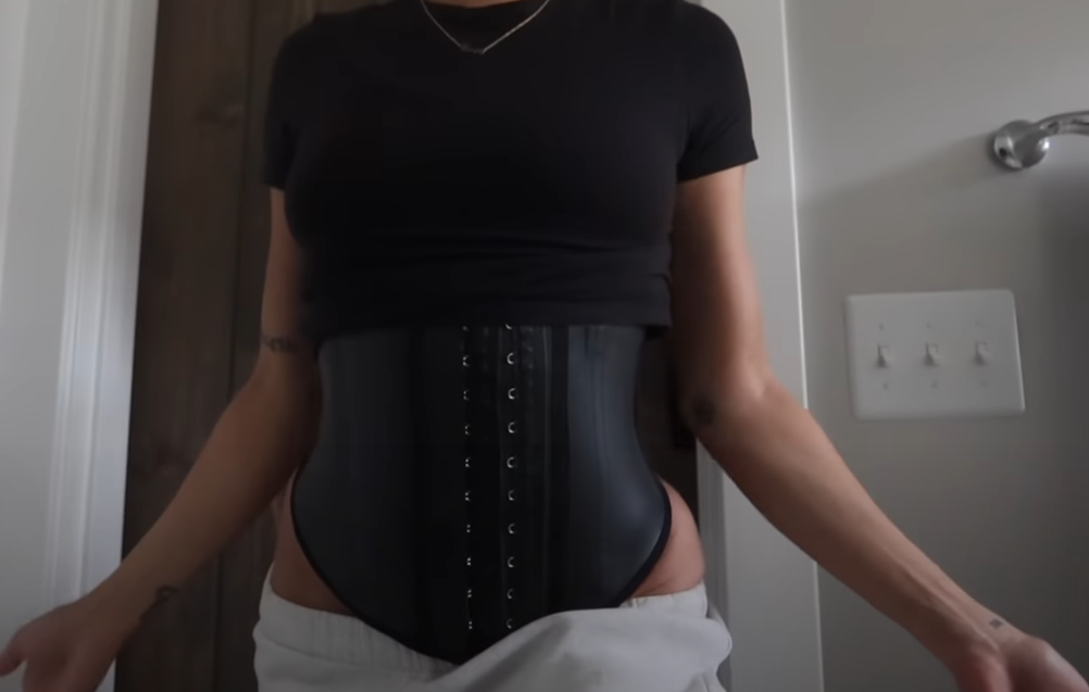 Will a waist online trainer help with bloating