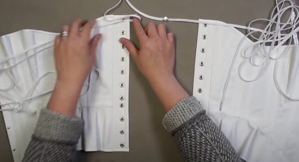 how to lace a corset 2